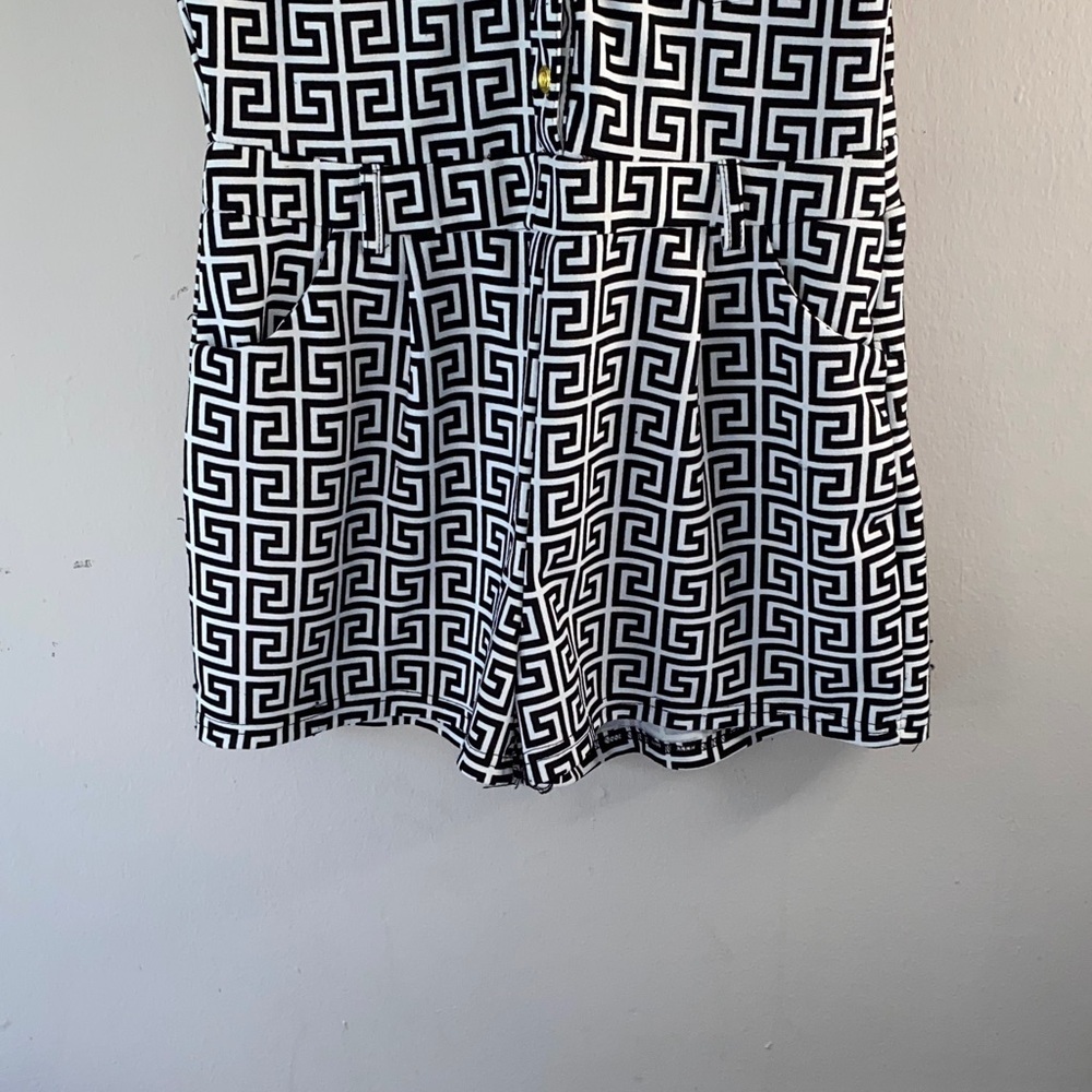 Elegant Black and White Geometric Jumpsuit - Picture 2 of 12
